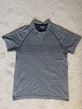 RHONE Men's Celliant Heather Gray Performance Crew T-Shirt seamless workout
